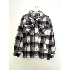 Love Tree Plaid Sherpa Jacket Womens M Black White Fuzzy Button Up Shacket Fall